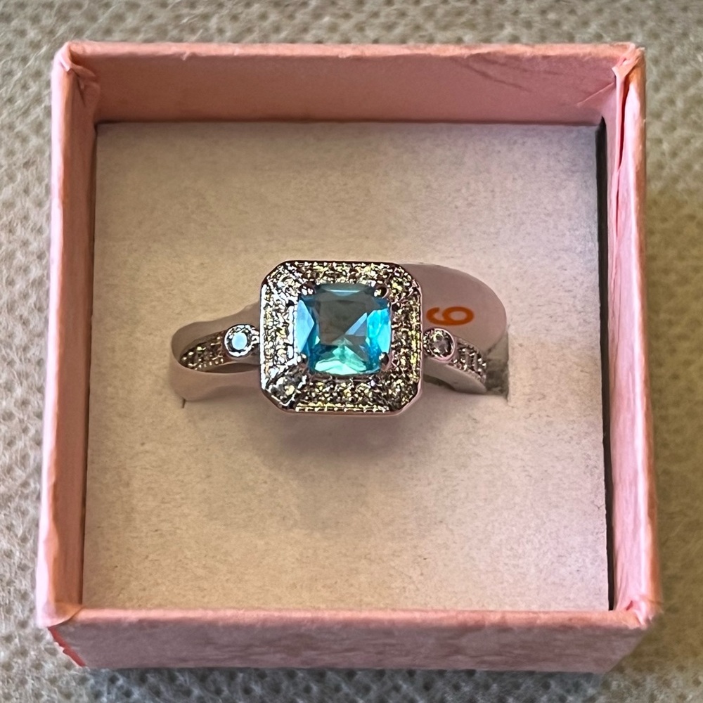 NWT Cushion Cut Lab Created Aquamarine Ring Size 6